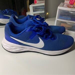 Nike running shoes👟